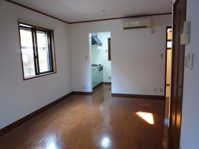 (居間)