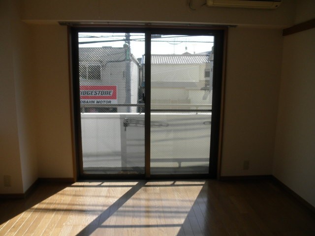 (居間)
