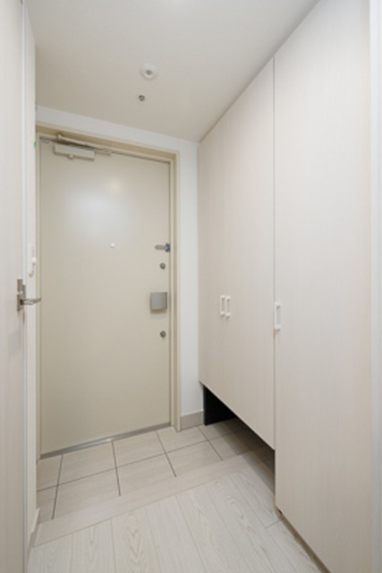 ※写真は同タイプ住戸です。(玄関)