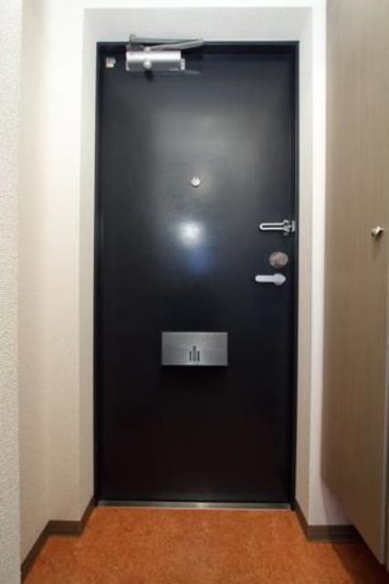 ※写真は同タイプ住戸です。(玄関)