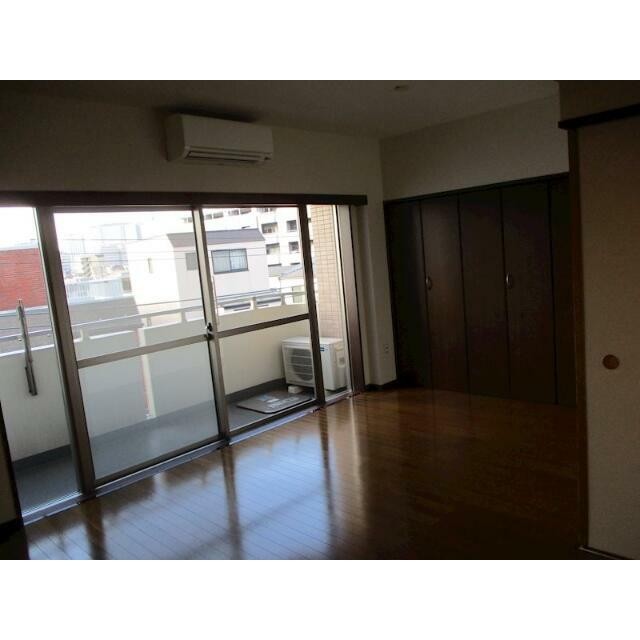 (居間)