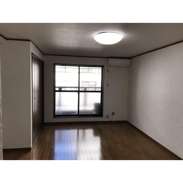 (居間)