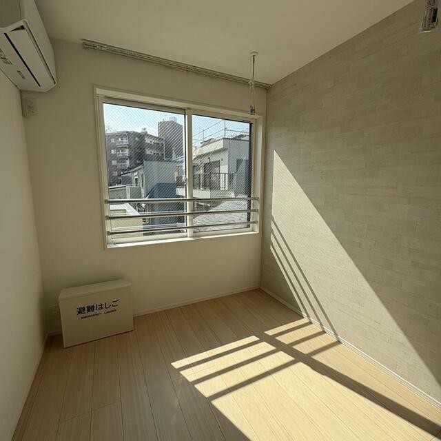 (居間)