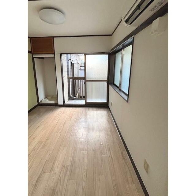 (居間)