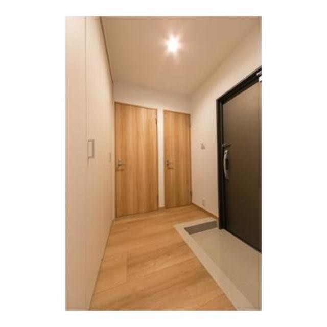 ※写真は同タイプ住戸です。(玄関)