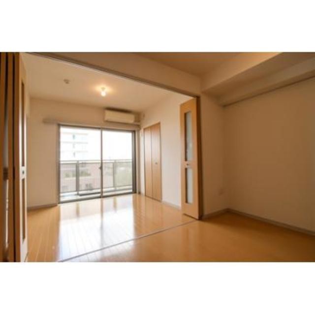 ※写真は同タイプ住戸です。(居間)