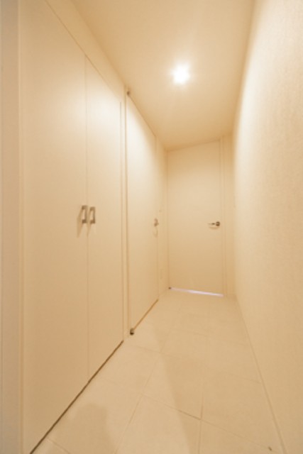 ※写真は同タイプ住戸です。(玄関)