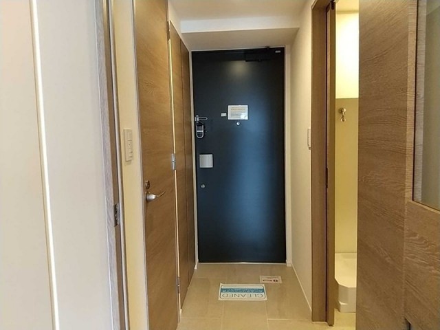 (玄関)