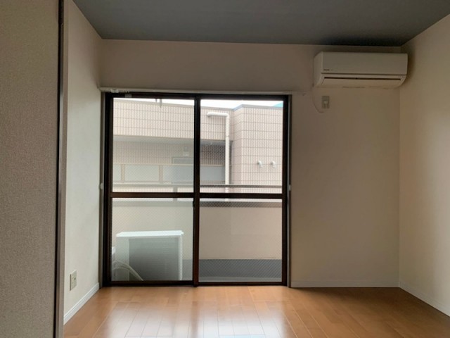(居間)