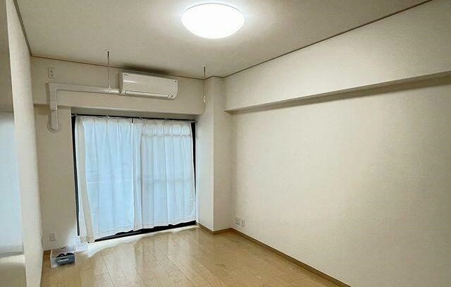 (居間)