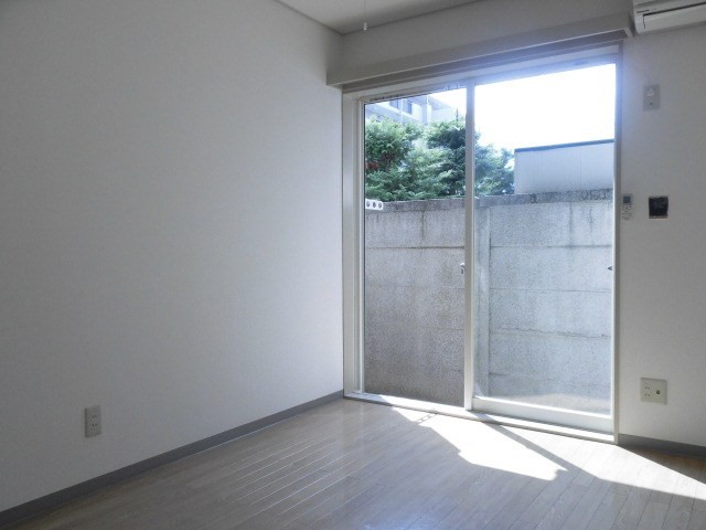 (居間)
