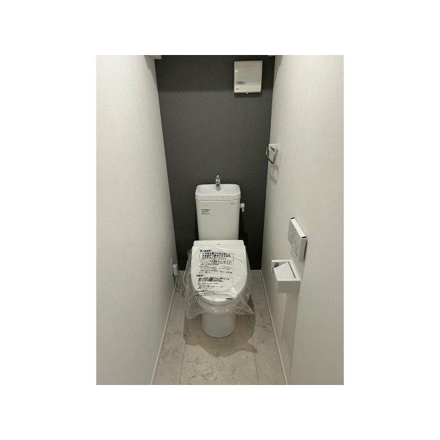 嬉しいバス・トイレ別、温水洗浄便座付(内装)