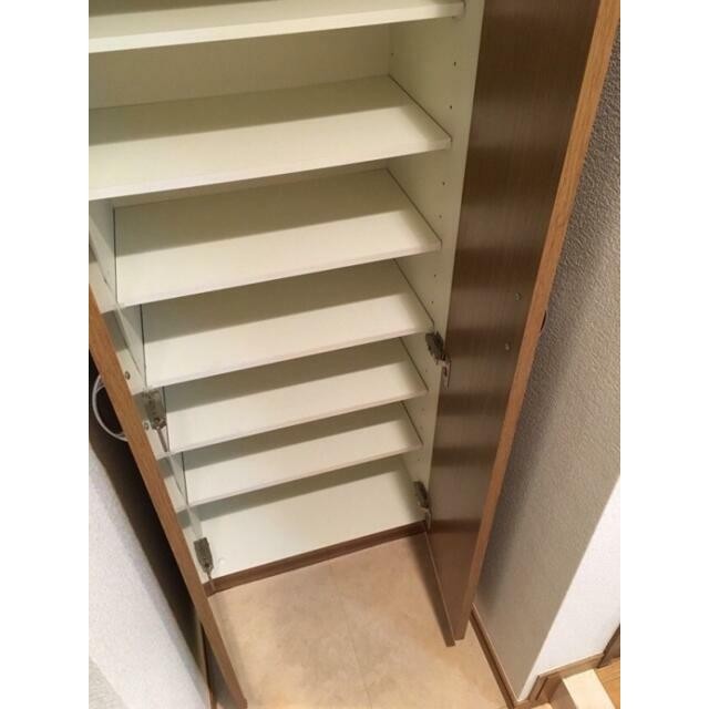 ※同仕様写真含む(玄関)