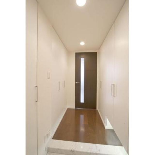 ※写真は同タイプ住戸です。(玄関)