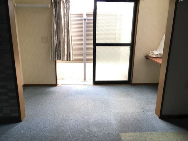 (居間)