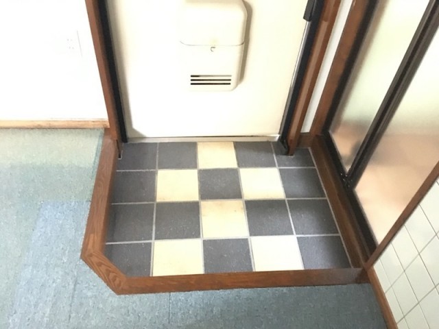 (玄関)