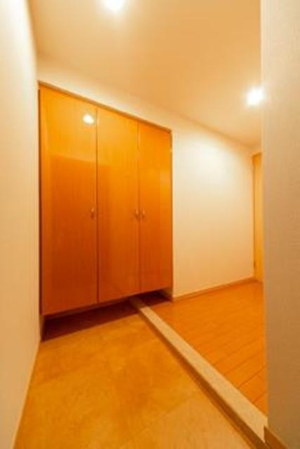 ※写真は同タイプ住戸です。(玄関)