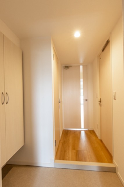 ※写真は同タイプ住戸です。(玄関)