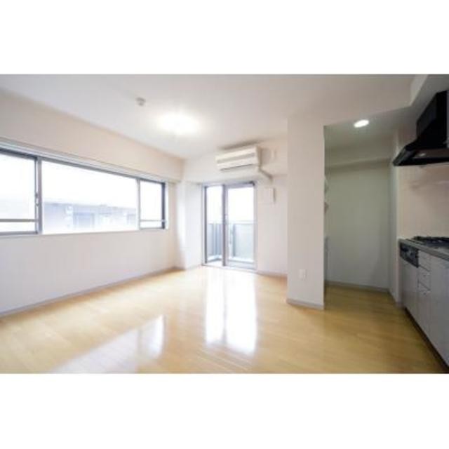 ※写真は同タイプ住戸です。(居間)