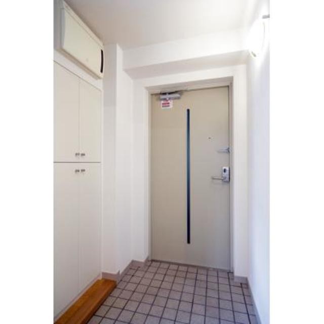 ※写真は同タイプ住戸です。(玄関)
