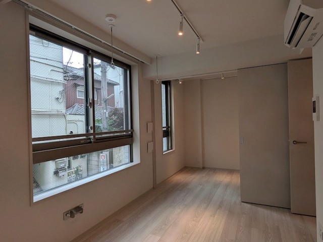 (居間)