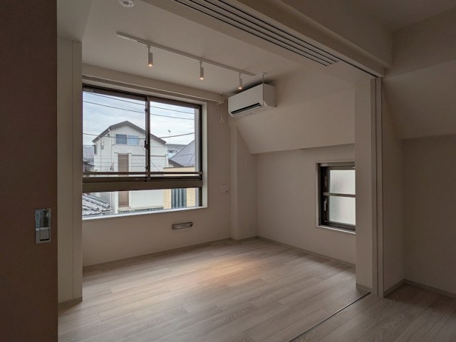 (居間)