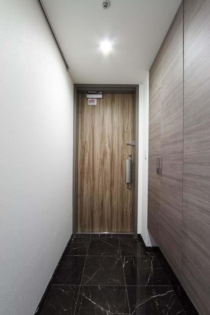 ※写真は同タイプ住戸です。(玄関)