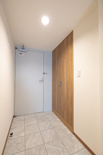 ※写真は同タイプ住戸です。(玄関)