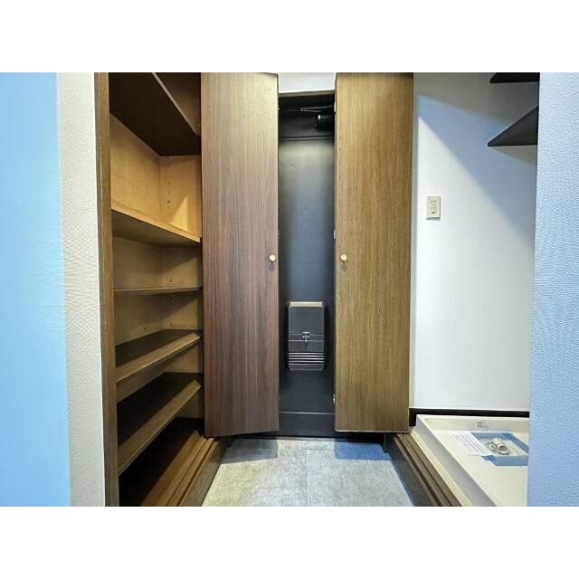 ※同仕様写真含む(玄関)