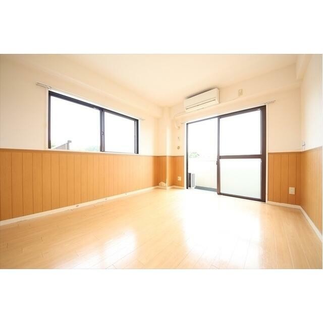 (居間)