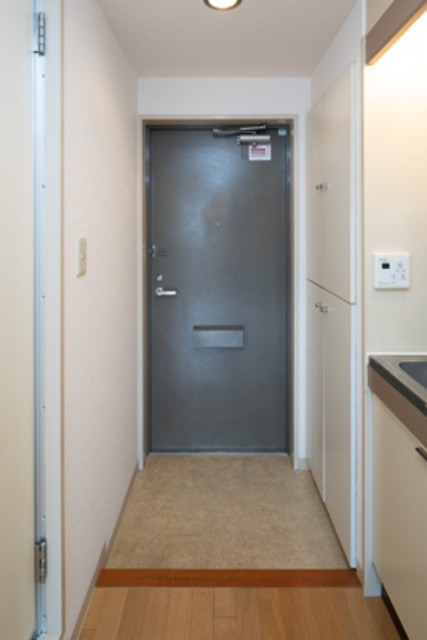 ※写真は同タイプ住戸です。(玄関)