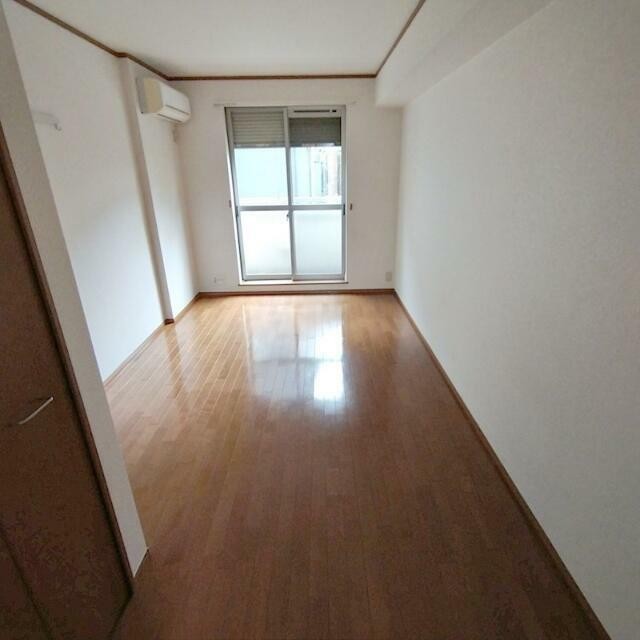(居間)