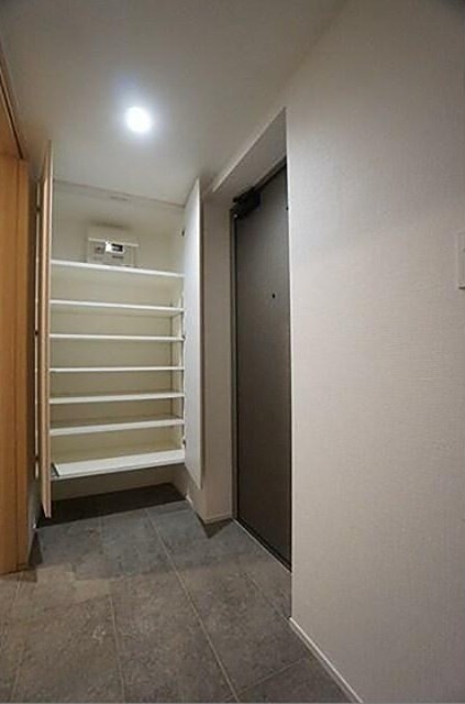 ※同仕様写真含む(玄関)