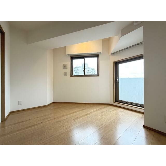 (居間)