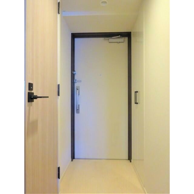 ※写真は同タイプ住戸です。(玄関)