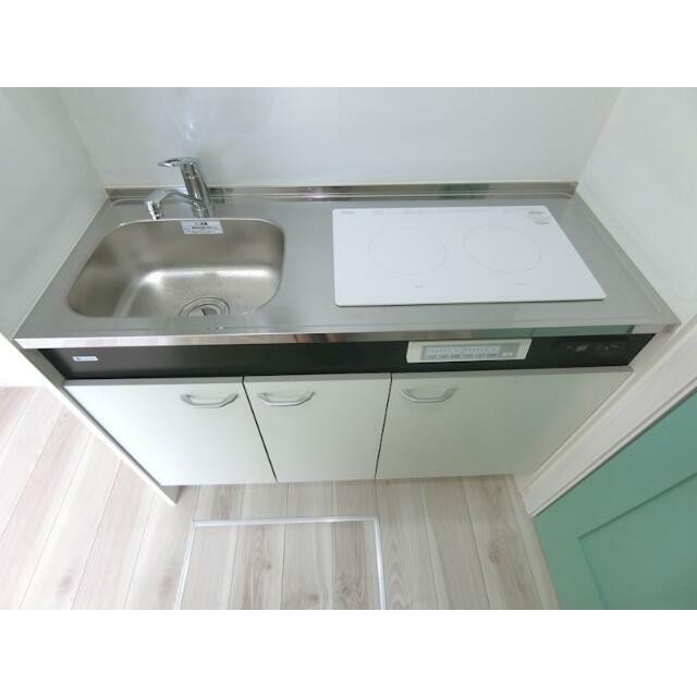 2口IHコンロ。一人暮らしに丁度いいサイズ、お手入れ楽々のIHキッチンです！(キッチン)
