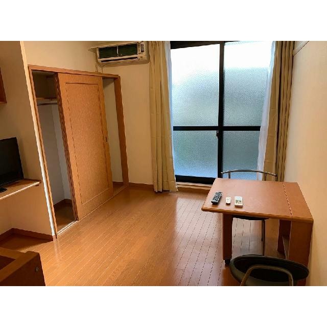 2階は絨毯仕様です。(居間)