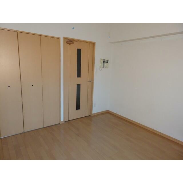 大きなクローゼットがあるのでお部屋が広く使えます