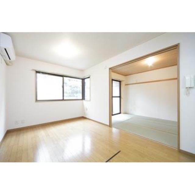 ※写真は同タイプ住戸です。(居間)