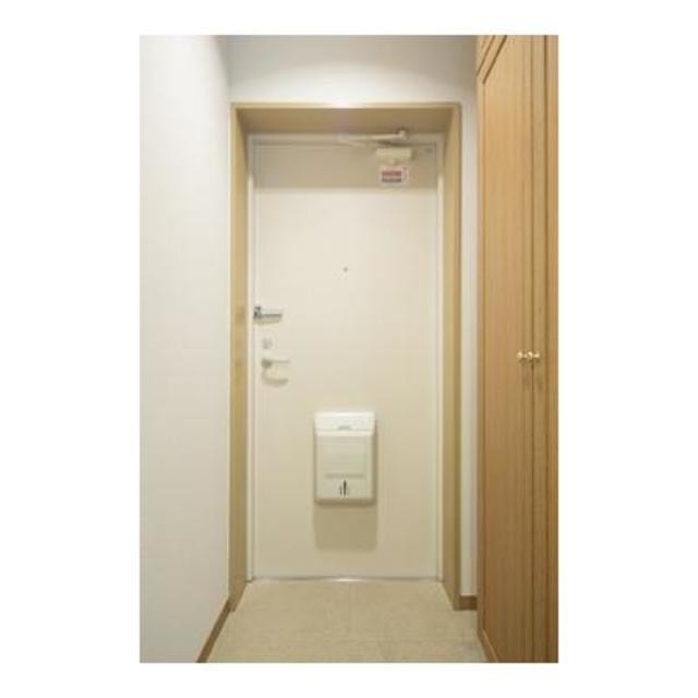 ※写真は同タイプ住戸です。(玄関)