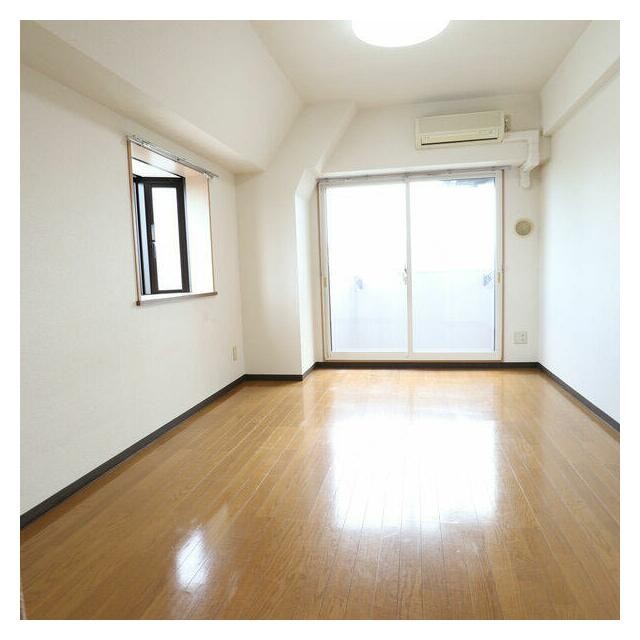 (居間)