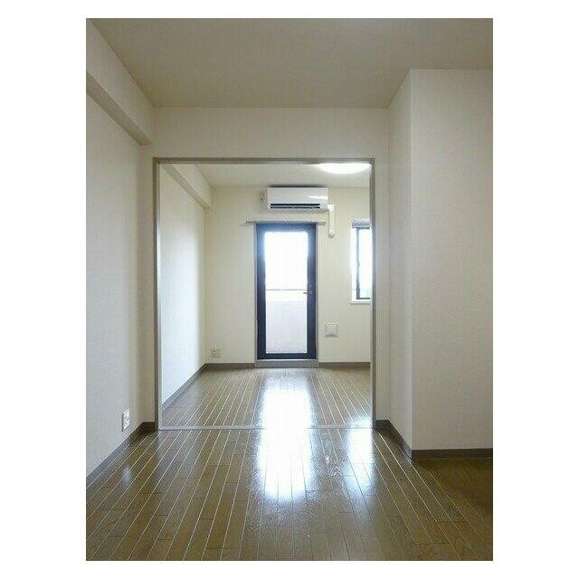 (居間)
