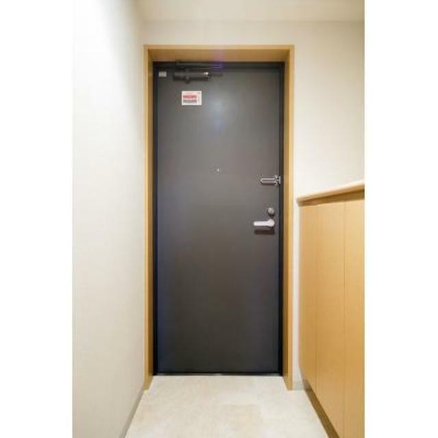 ※写真は同タイプ住戸です。(玄関)