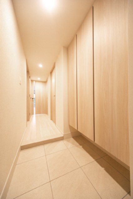 ※写真は同タイプ住戸です。(玄関)