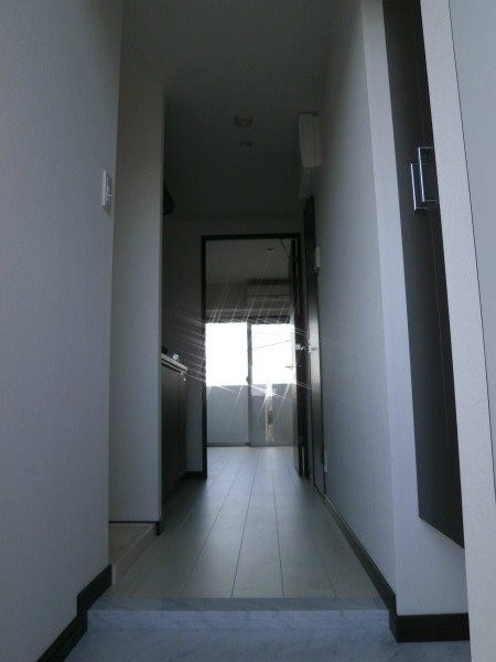 ※同仕様写真を含む(玄関)