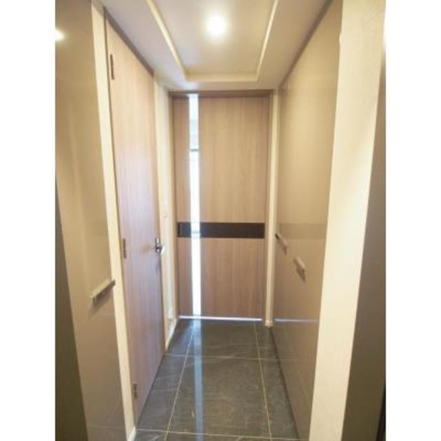 ※写真は同タイプ住戸です。(玄関)