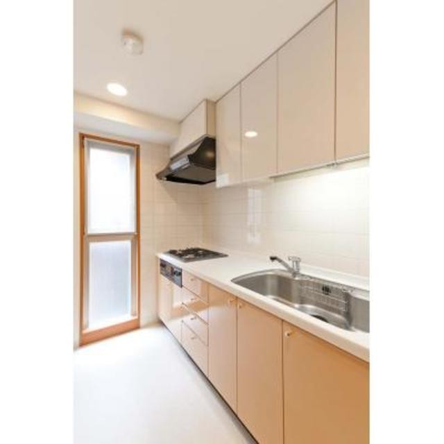 ※写真は同タイプ住戸です。(キッチン)