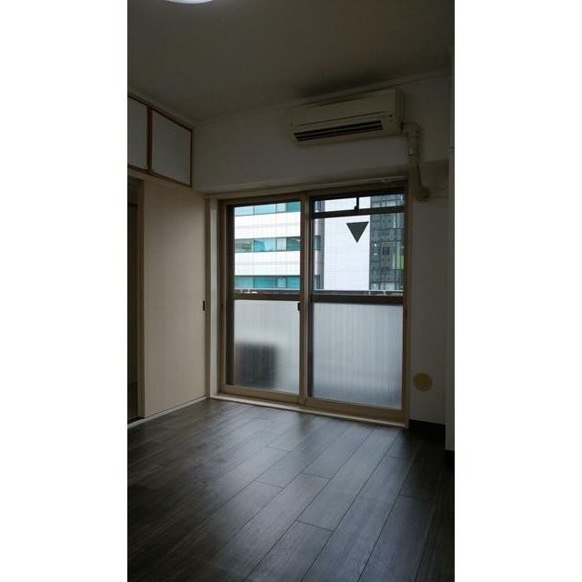 (居間)