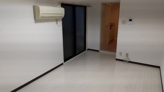 (居間)