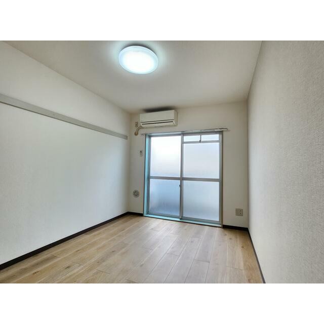 クロス、フロアタイル張替えました。(居間)
